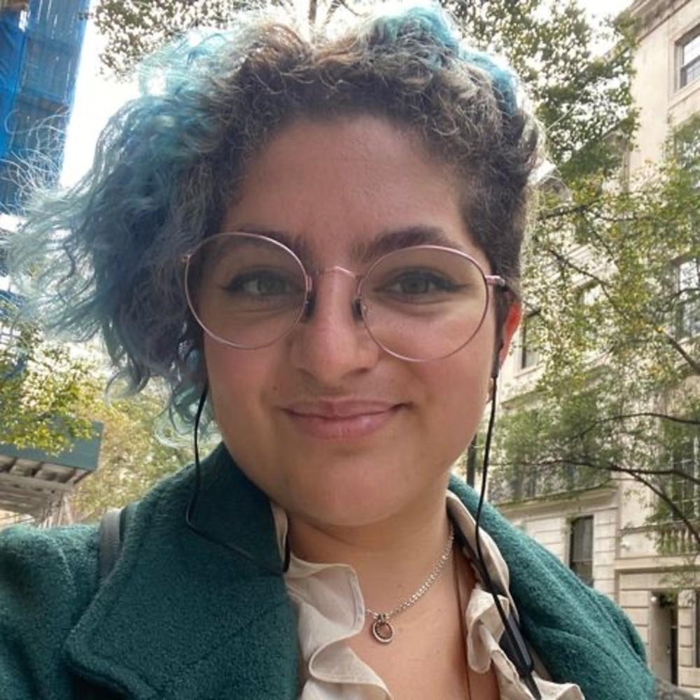 Meet your Posher, Claudia